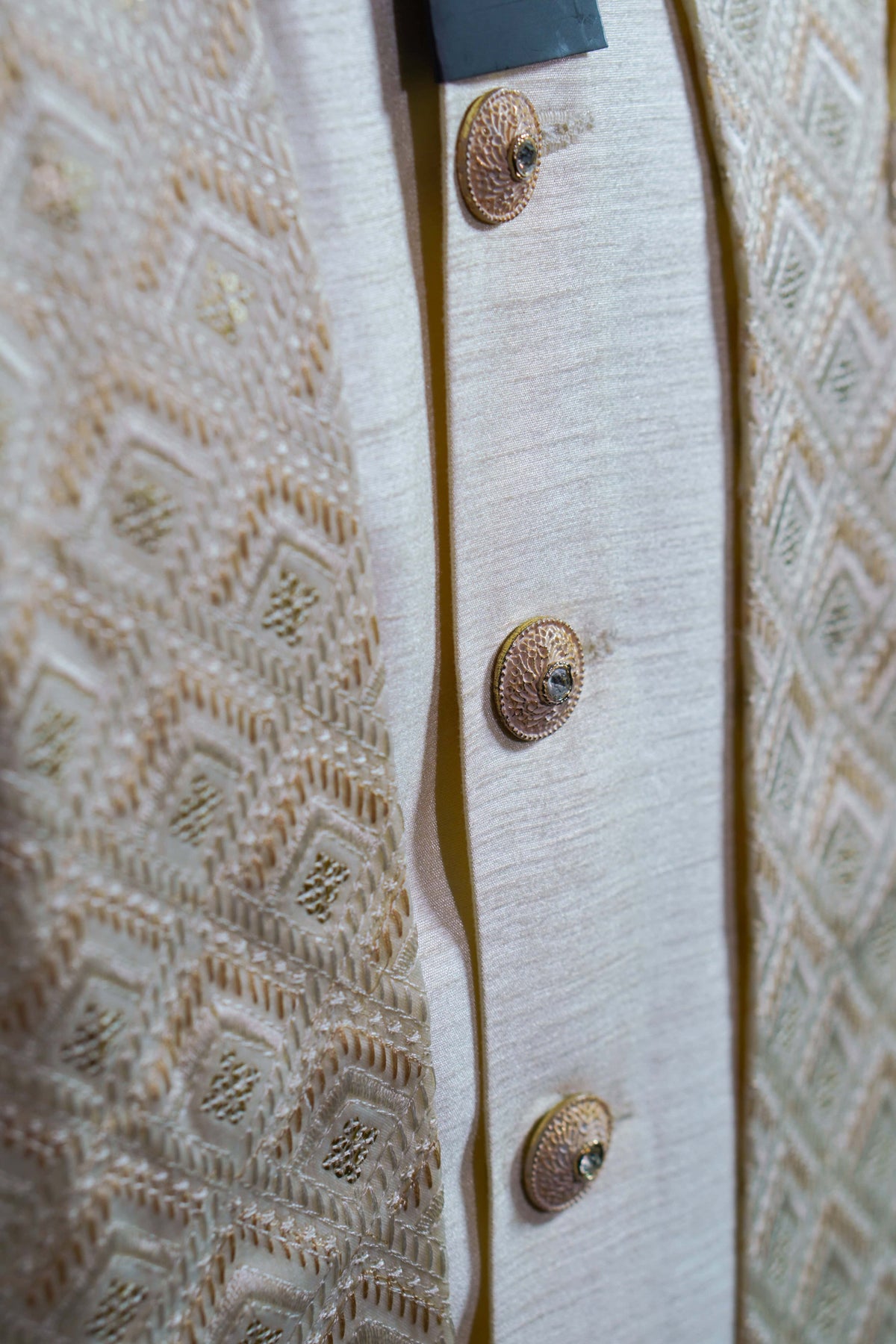 Elegant Ivory Sherwani Set – photo 3