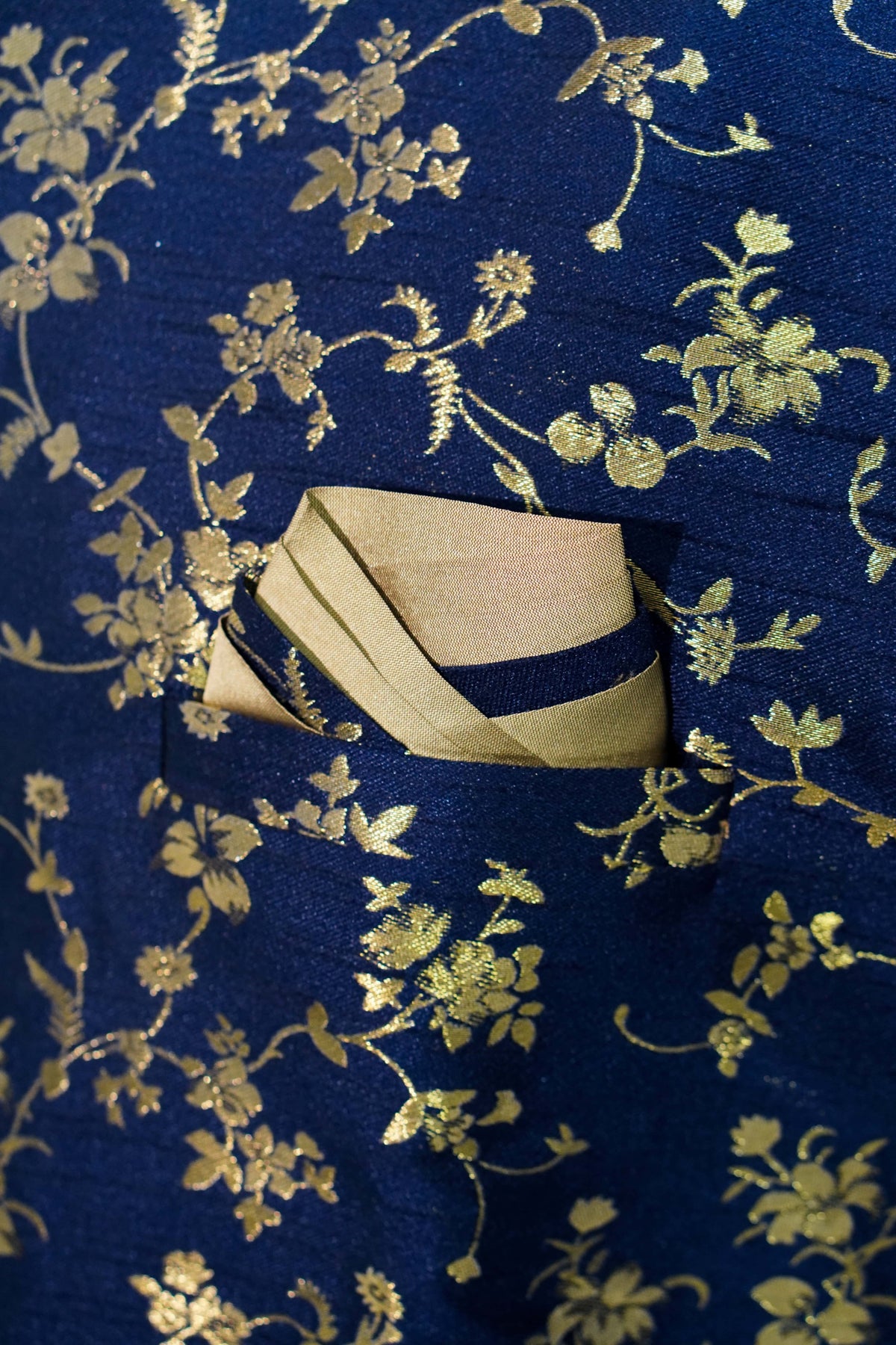 Luxurious Dark Blue Sherwani Set – photo 3
