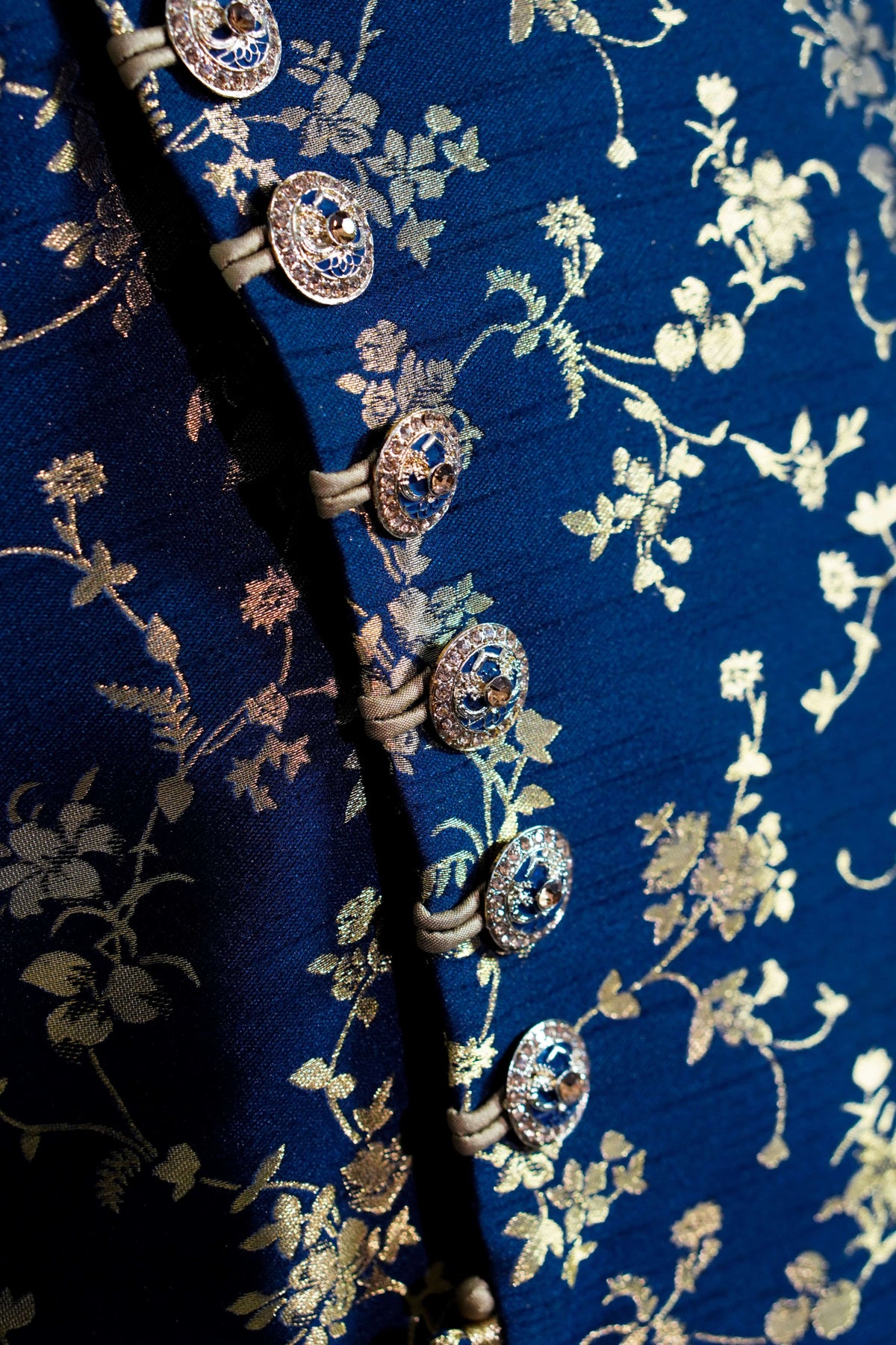 Luxurious Dark Blue Sherwani Set – photo 4