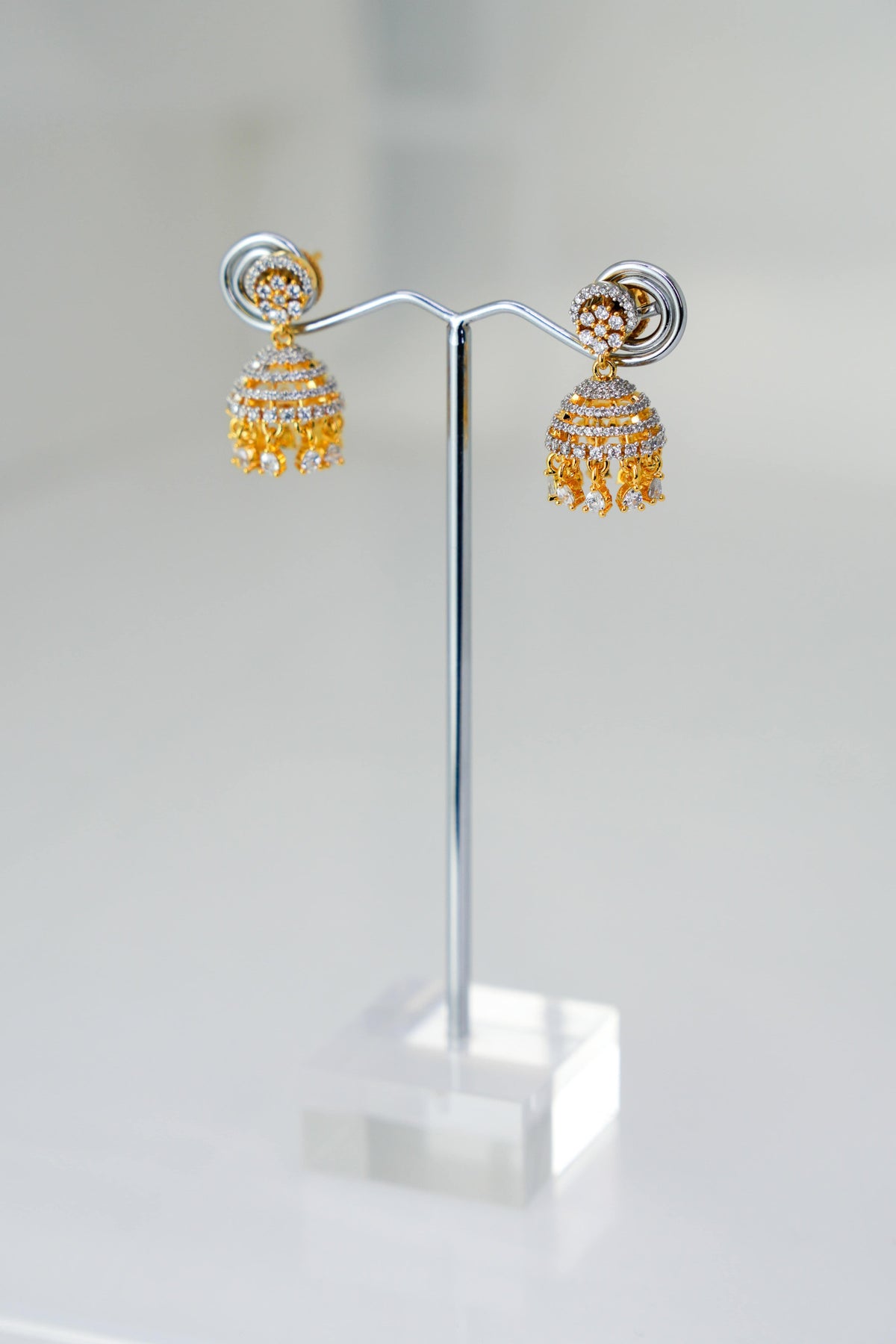 Golden Sparkle Jhumka – photo 1