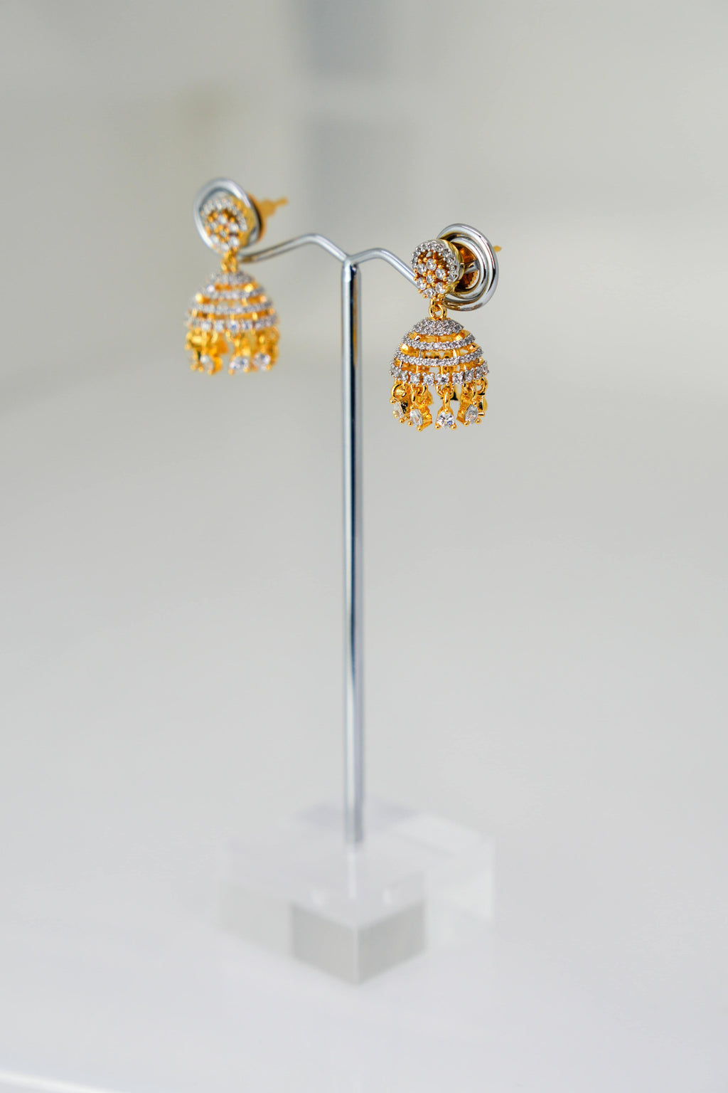 Golden Sparkle Jhumka – photo 2
