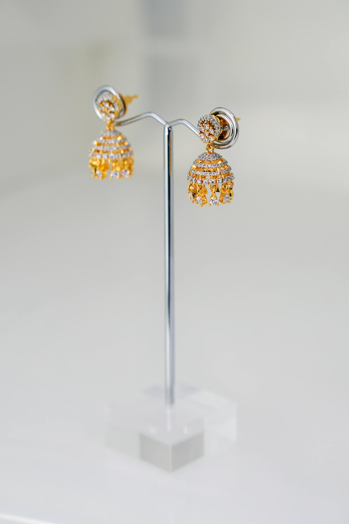 Golden Sparkle Jhumka – photo 2