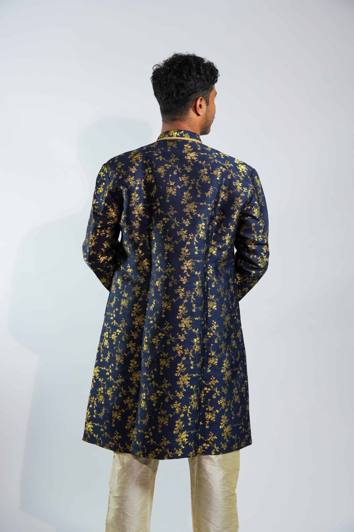 Luxurious Dark Blue Sherwani Set – photo 2